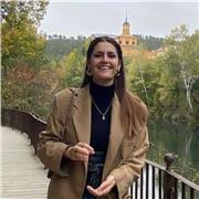 Graduada de master ofrece clases de biología